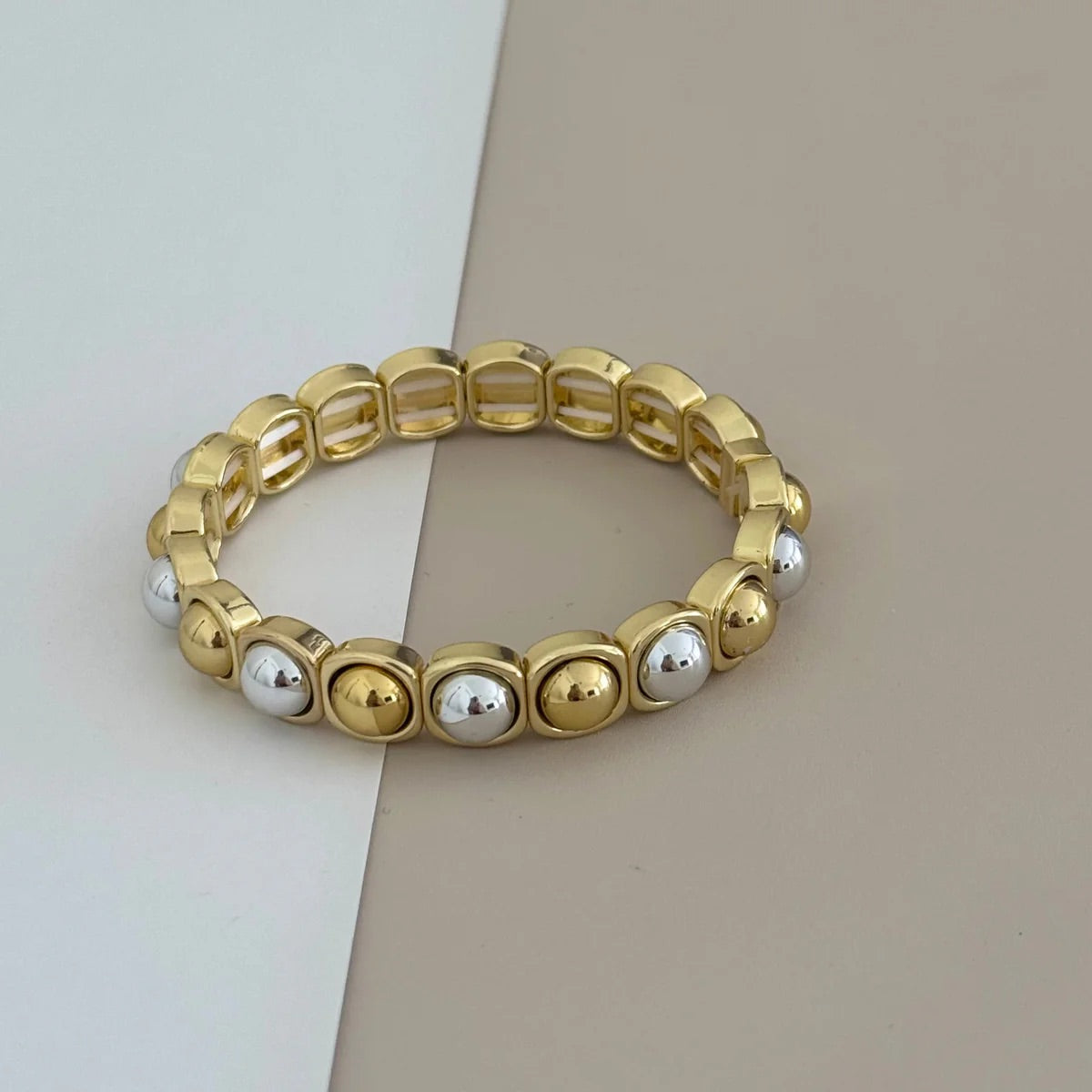Suzume bead bracelet