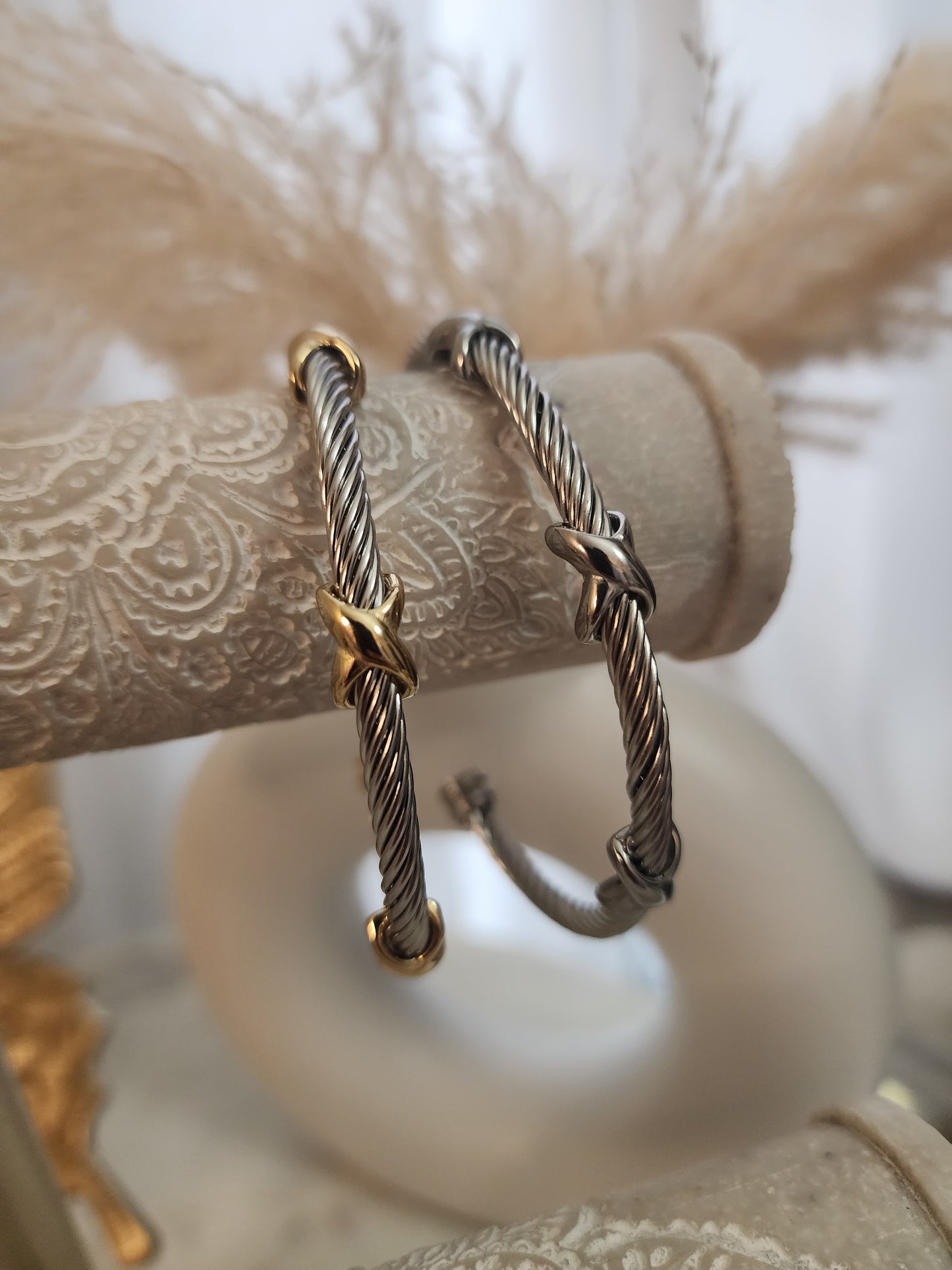 X cable Cuff