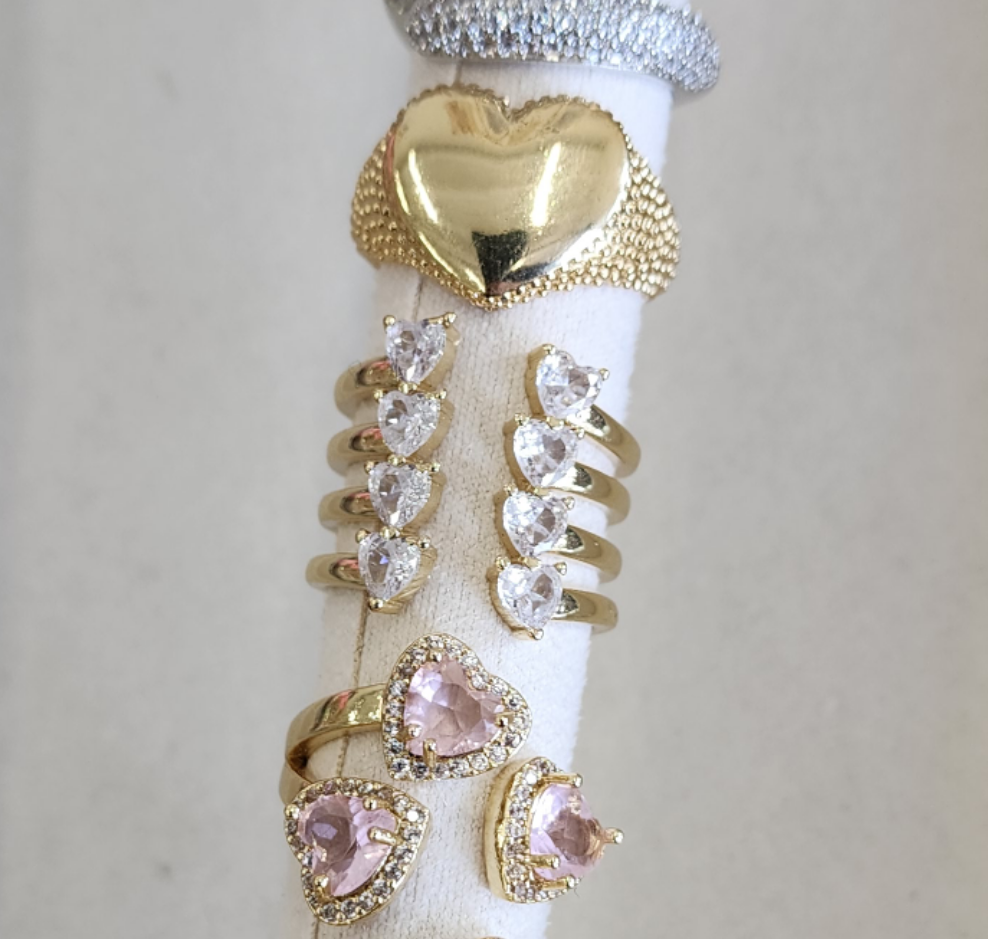 Multi heart crytal ring