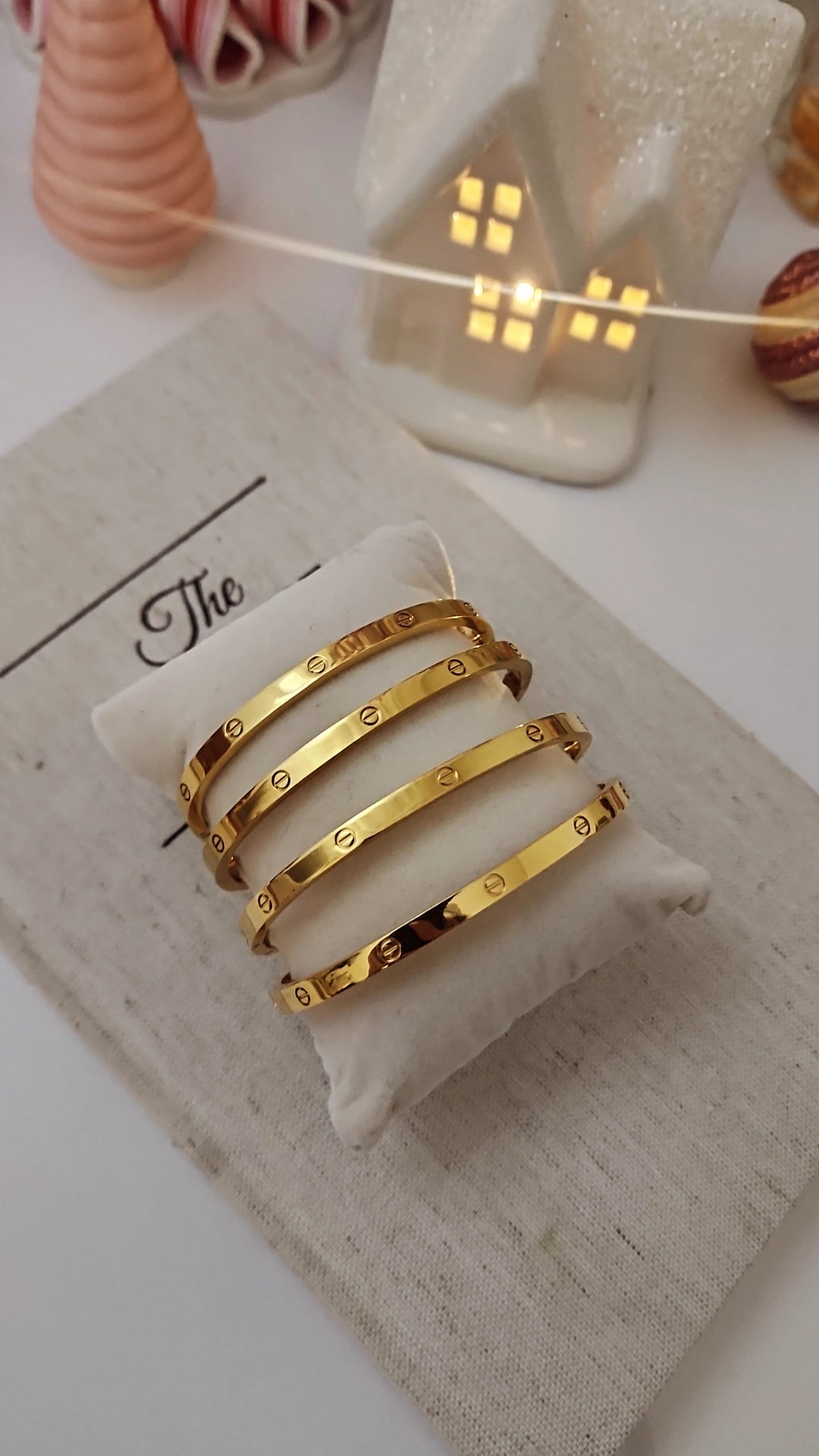 Thin luve bangle pre-order