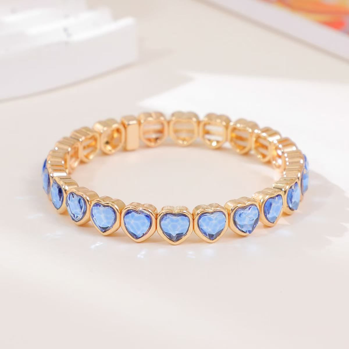 Elastic heart bracelet