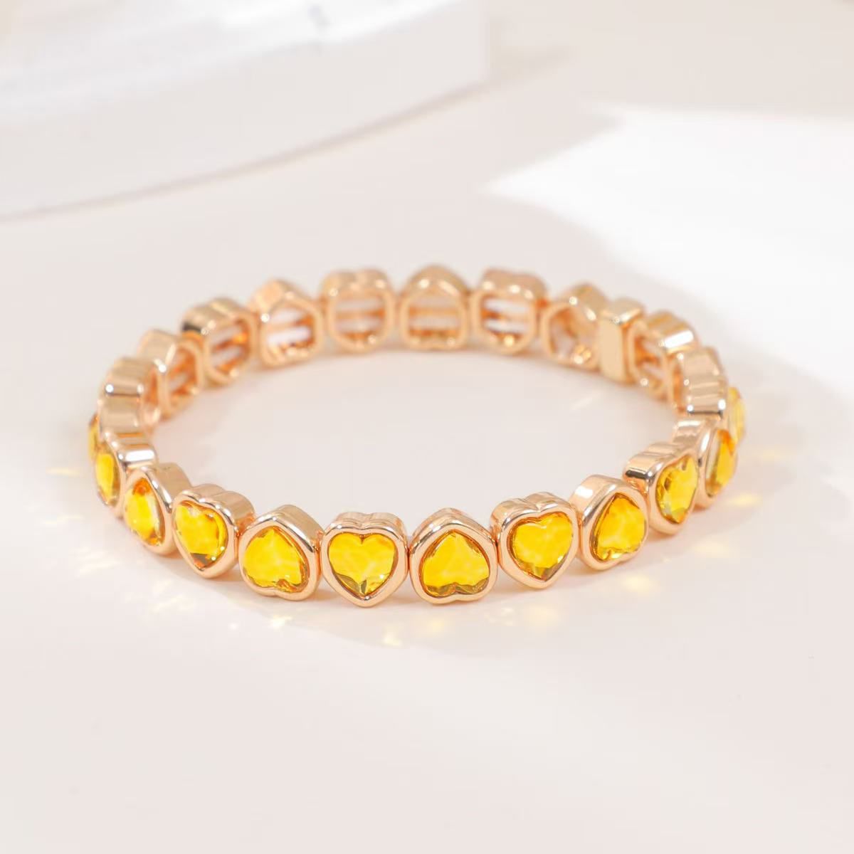 Elastic heart bracelet