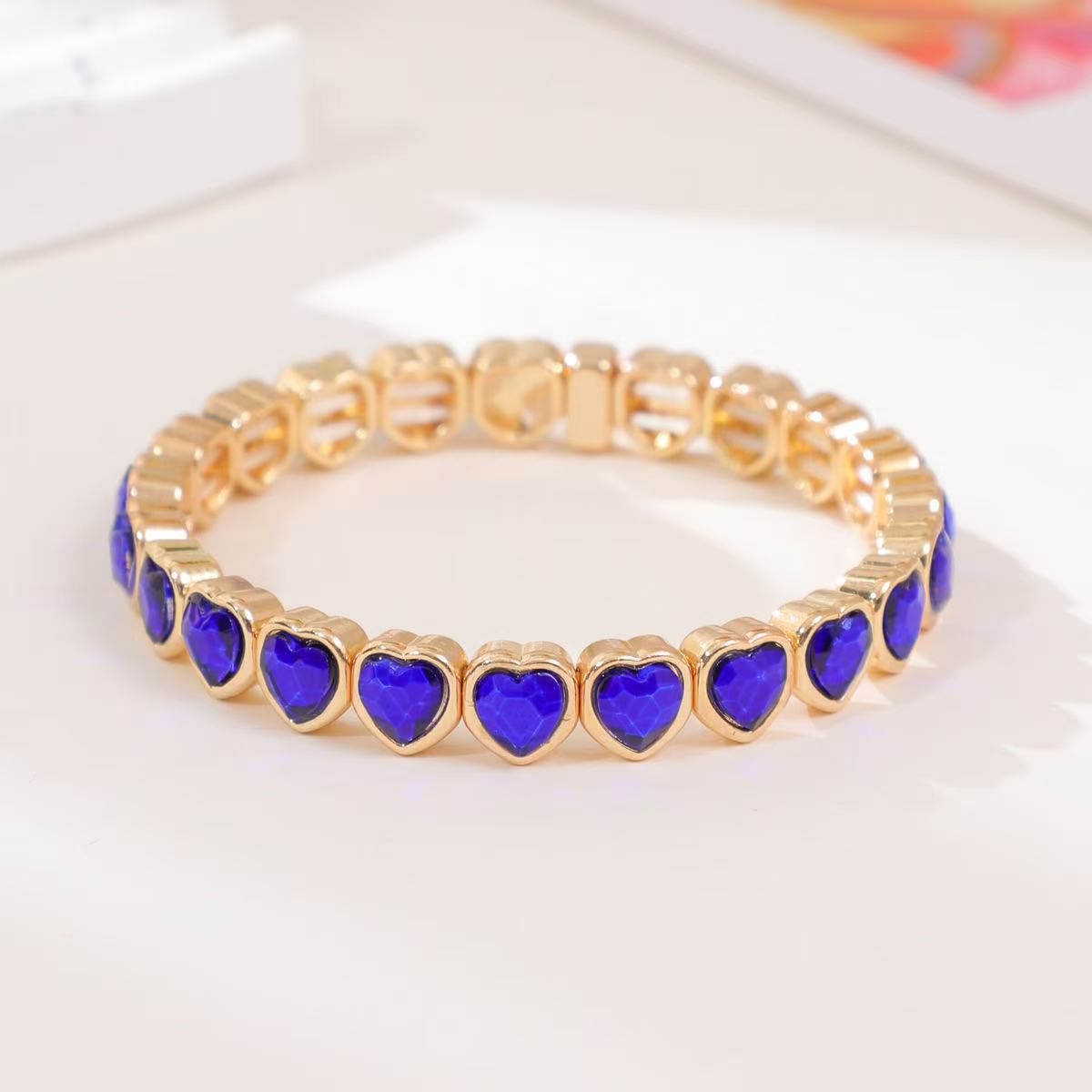 Elastic heart bracelet