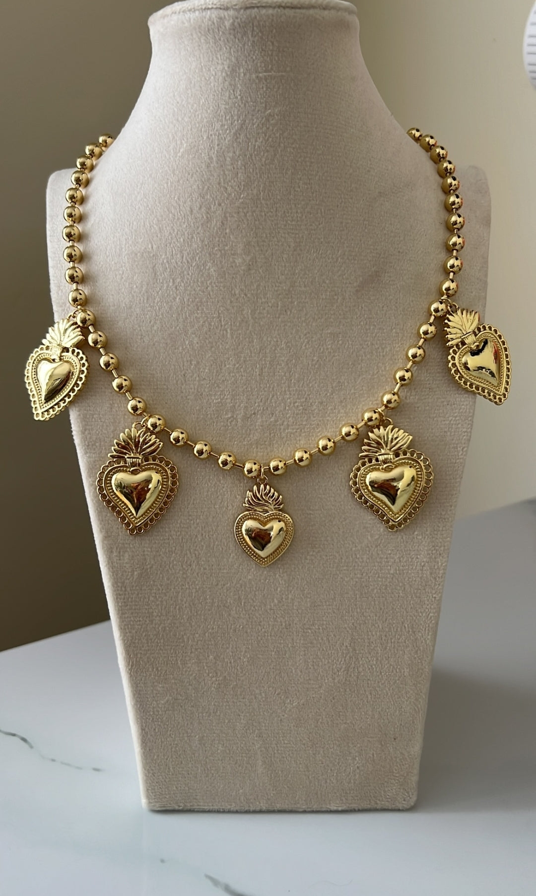 Statement heart necklace