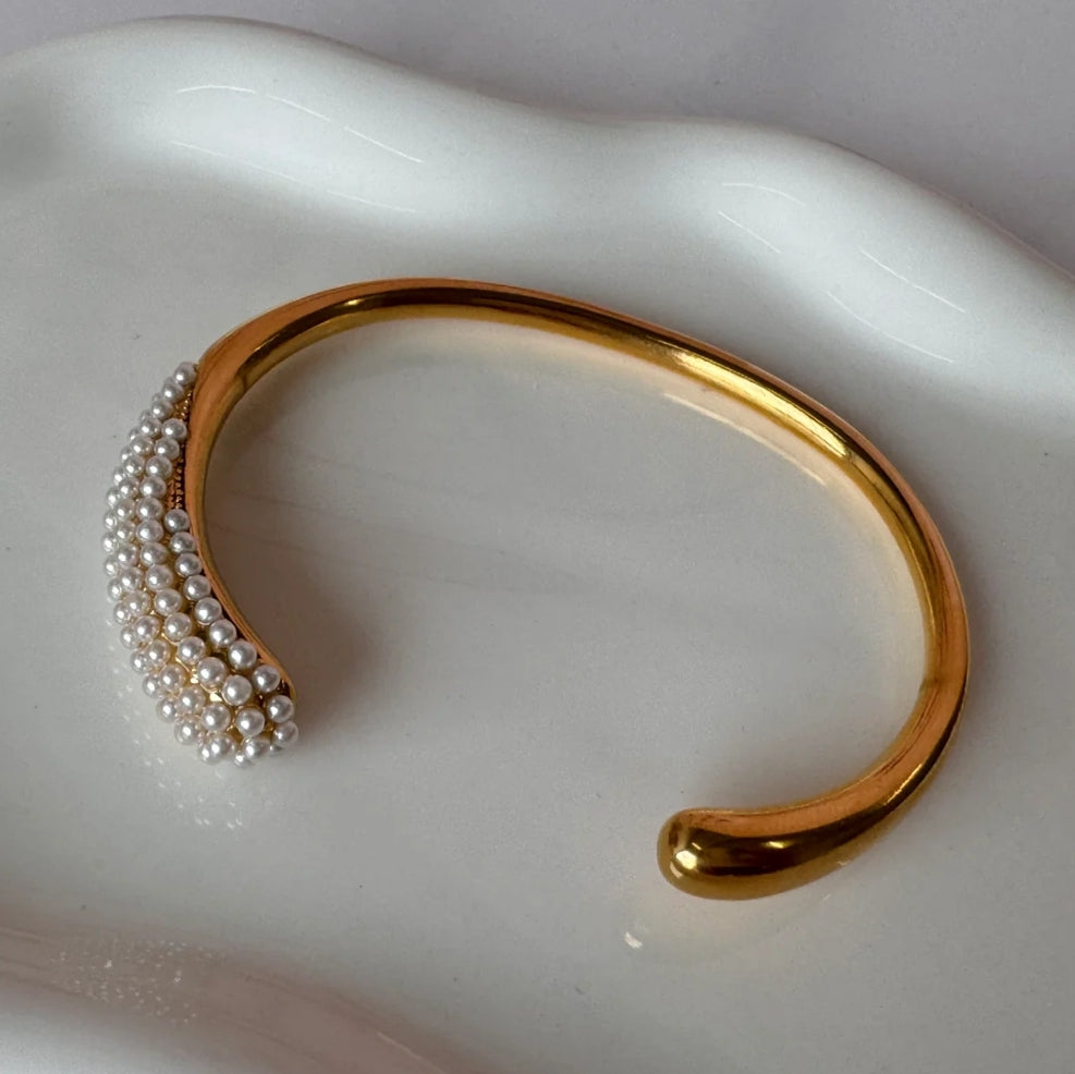 Harmony crystal cuff