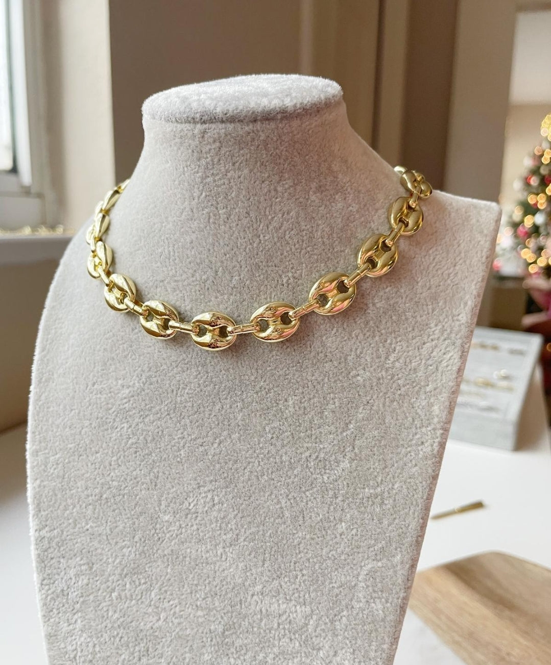 Puffy guzzi link necklace