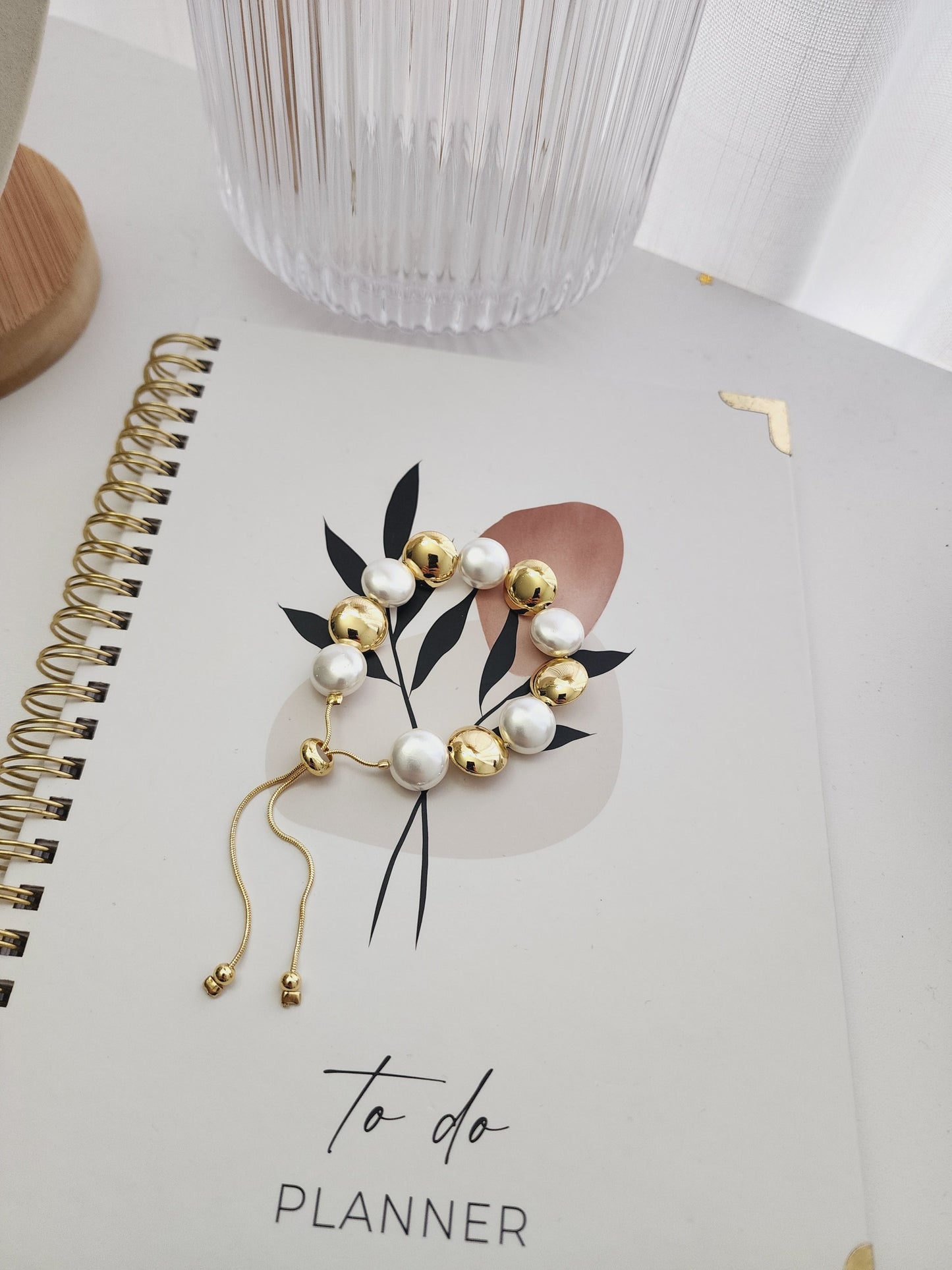 Pearly bracelet set