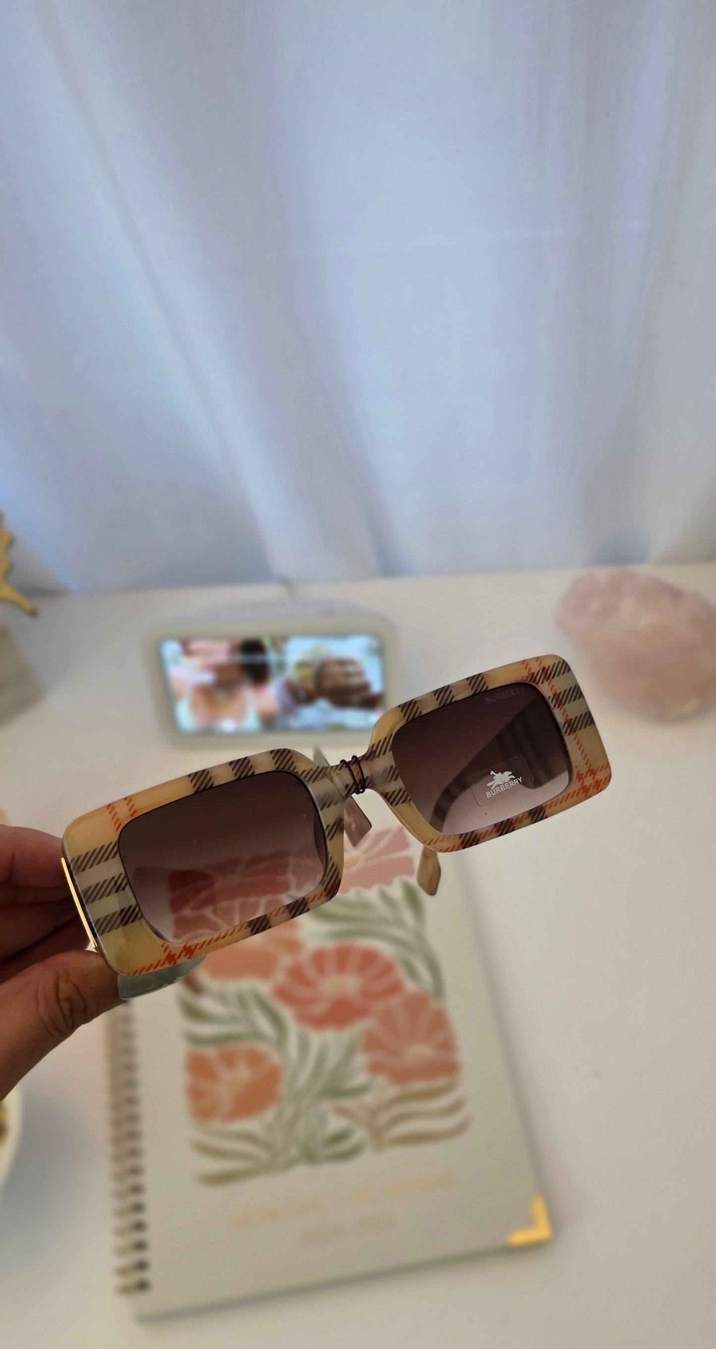 B Berry shades
