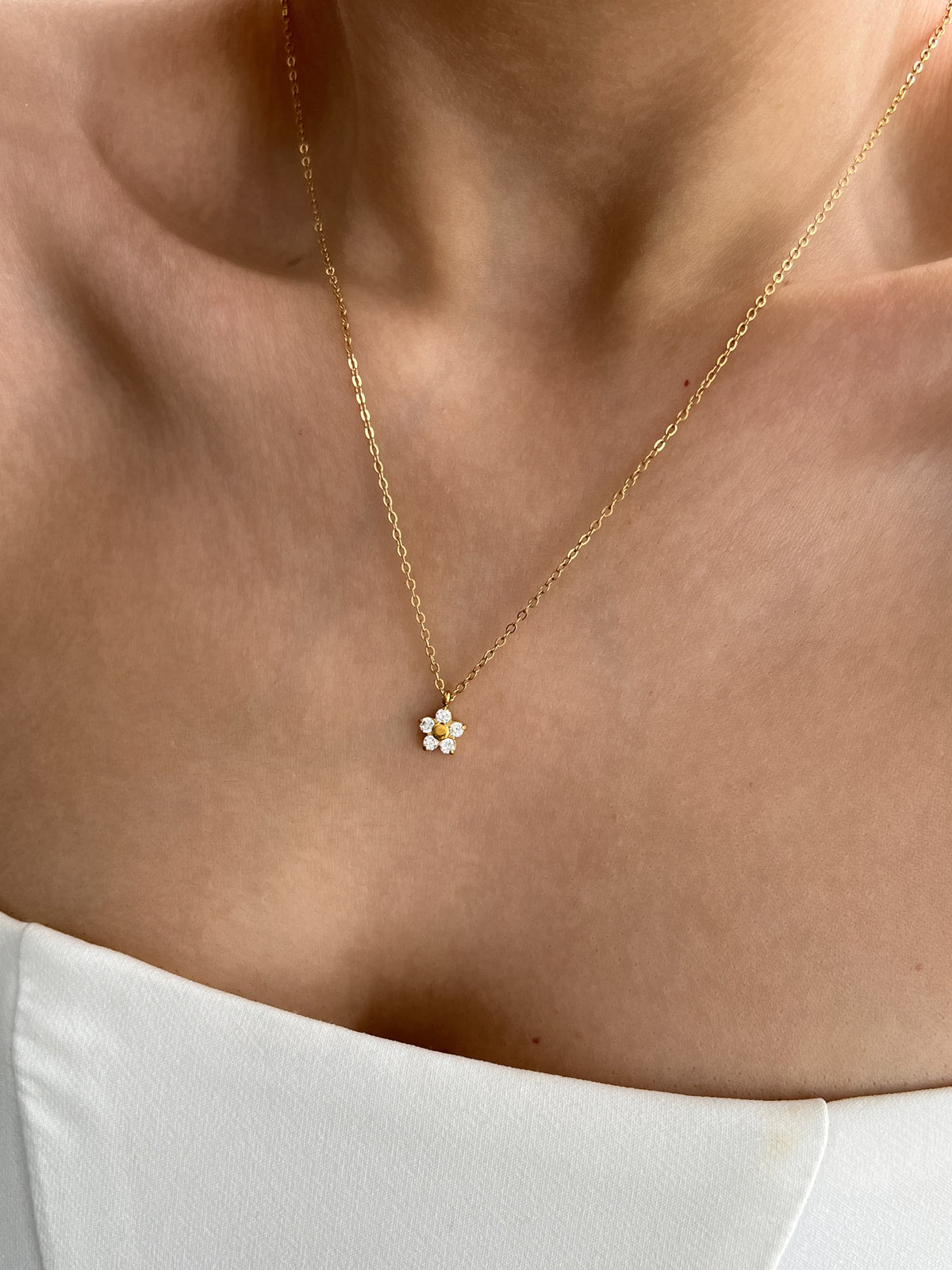 Dainty floral crystal necklace