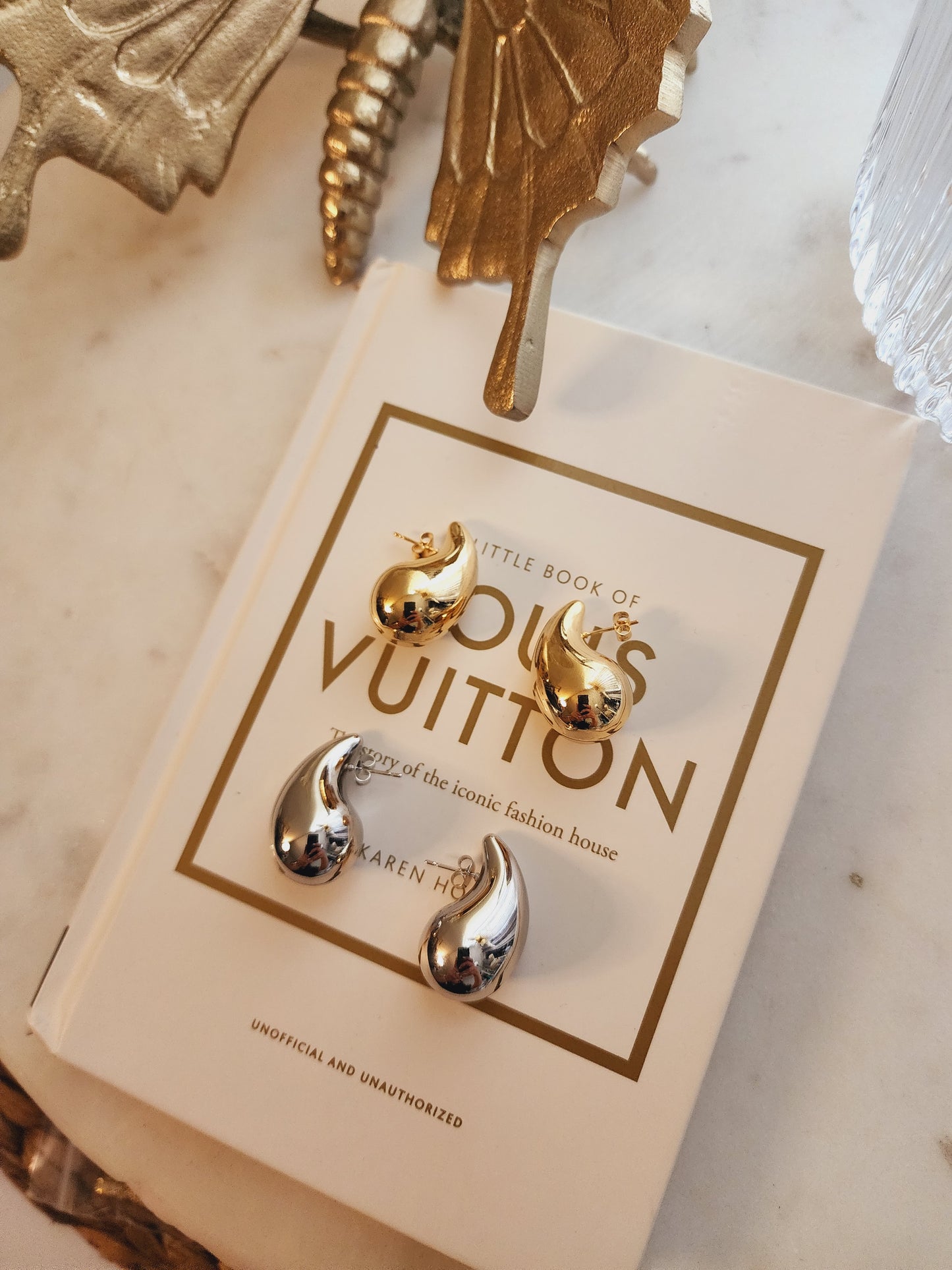 Classic teardrop earrings