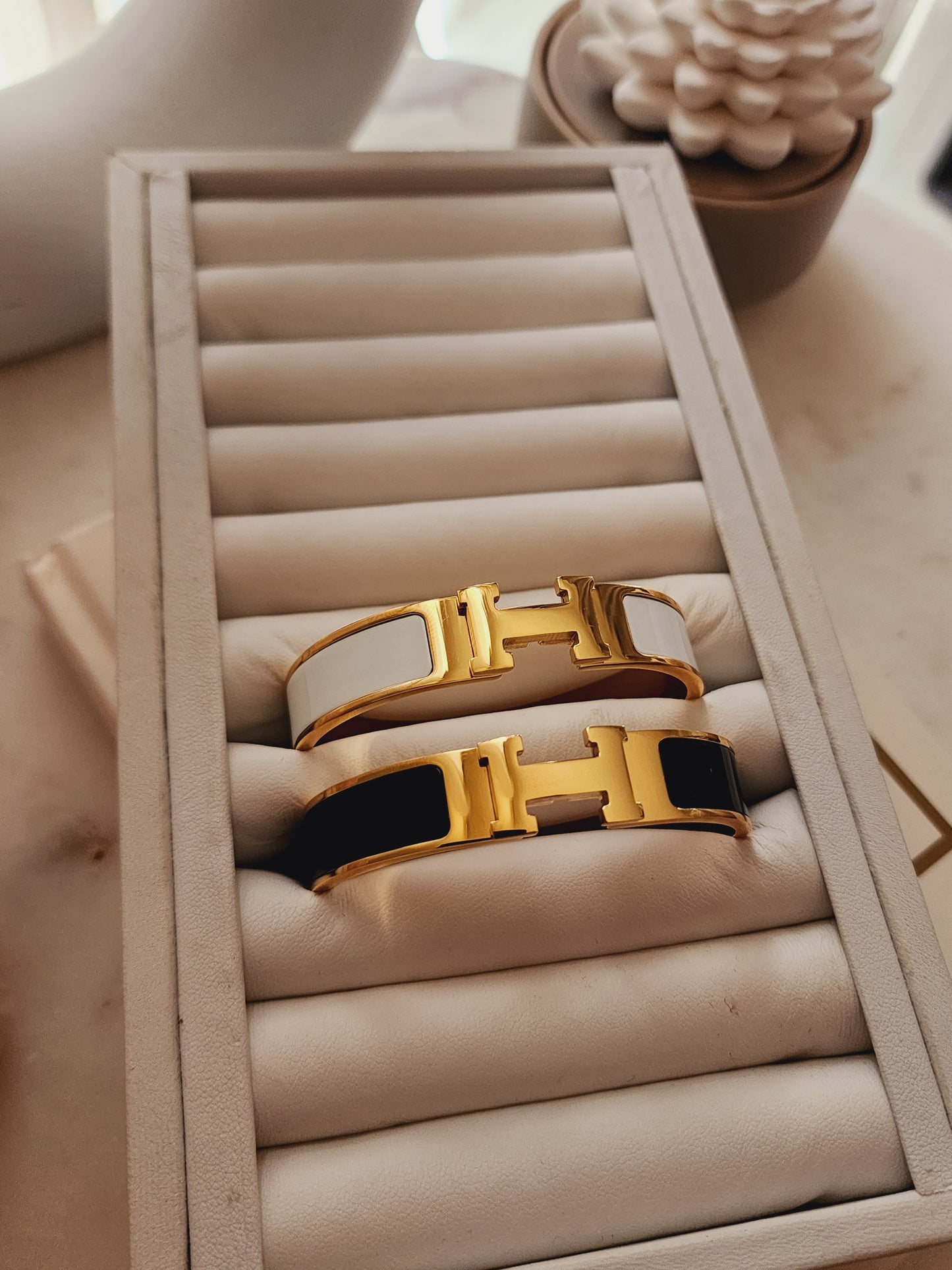 Hera Gold  Bangle