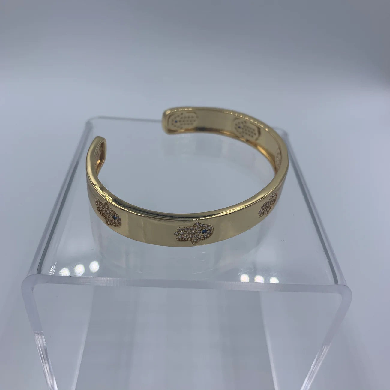 Gold cuff ✨️