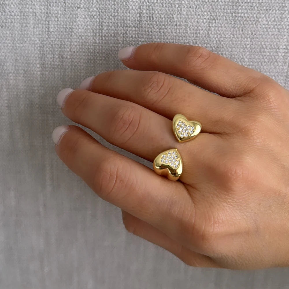 Double heart crystal ring