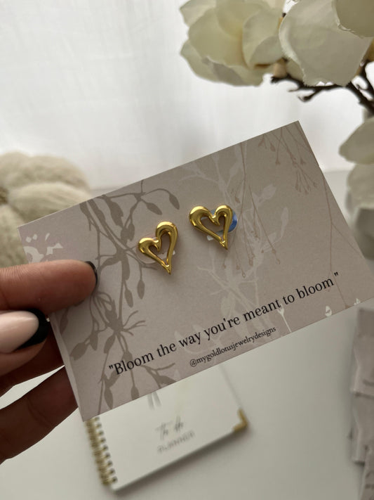 Cursive heart earrings