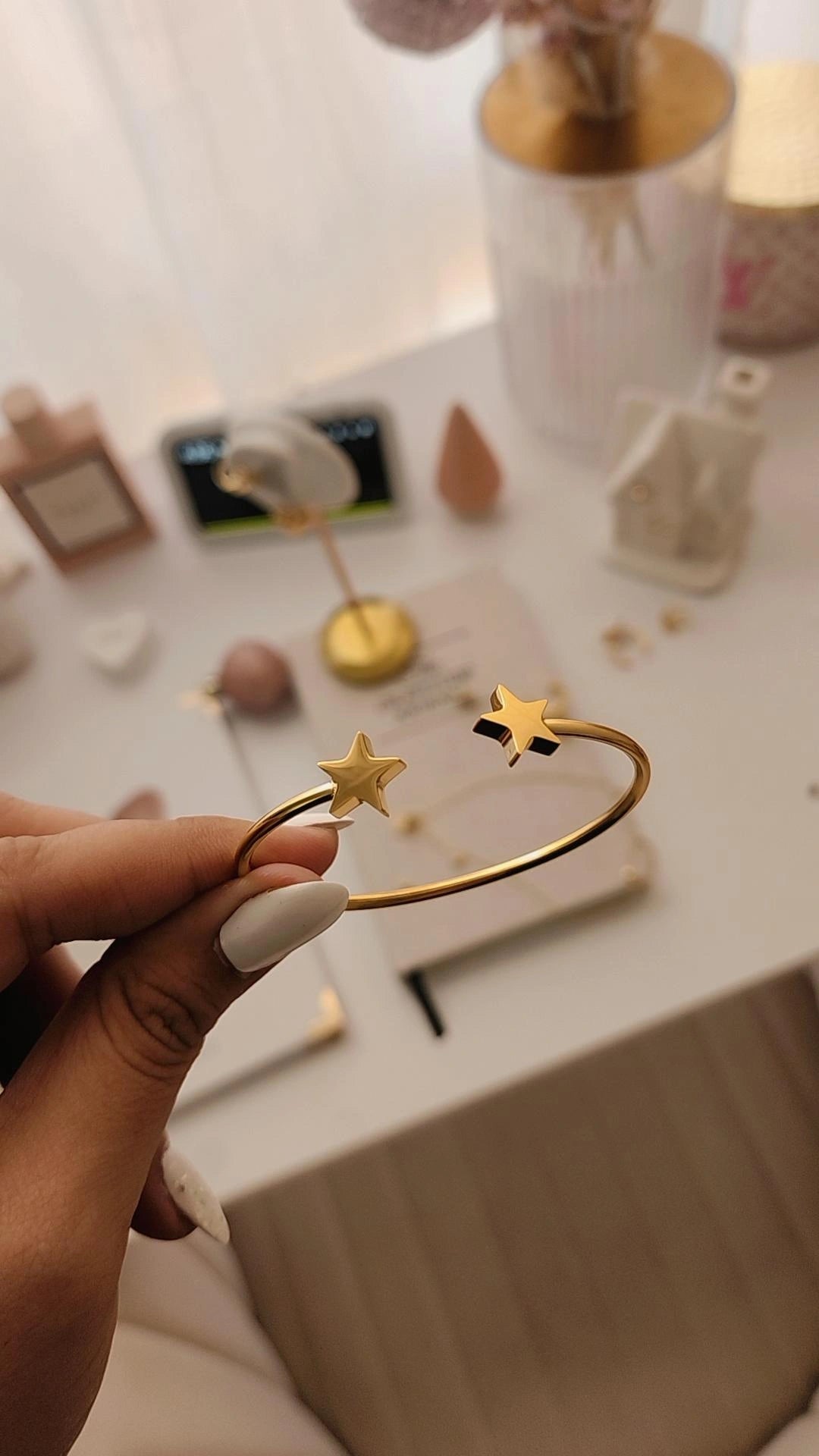 Star cuff