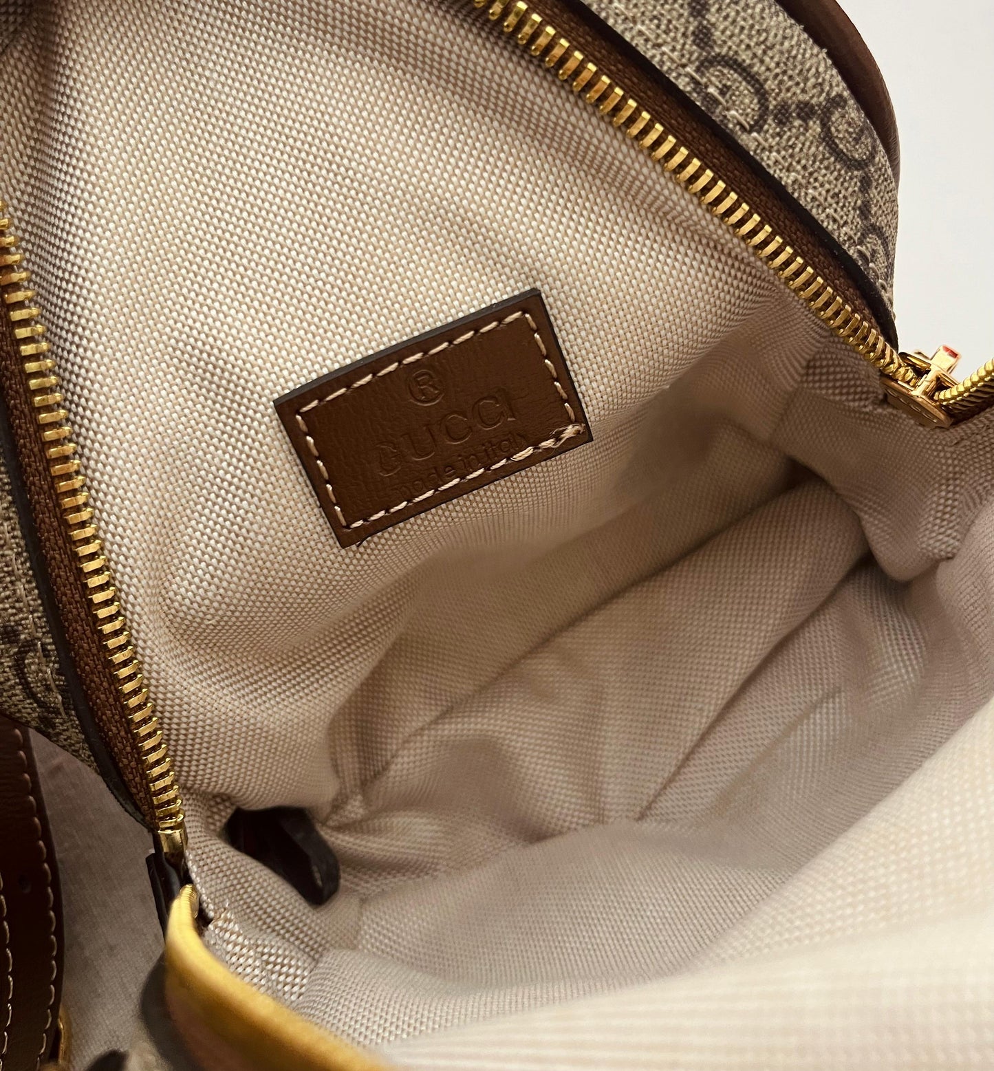 Guzzy travel backpack