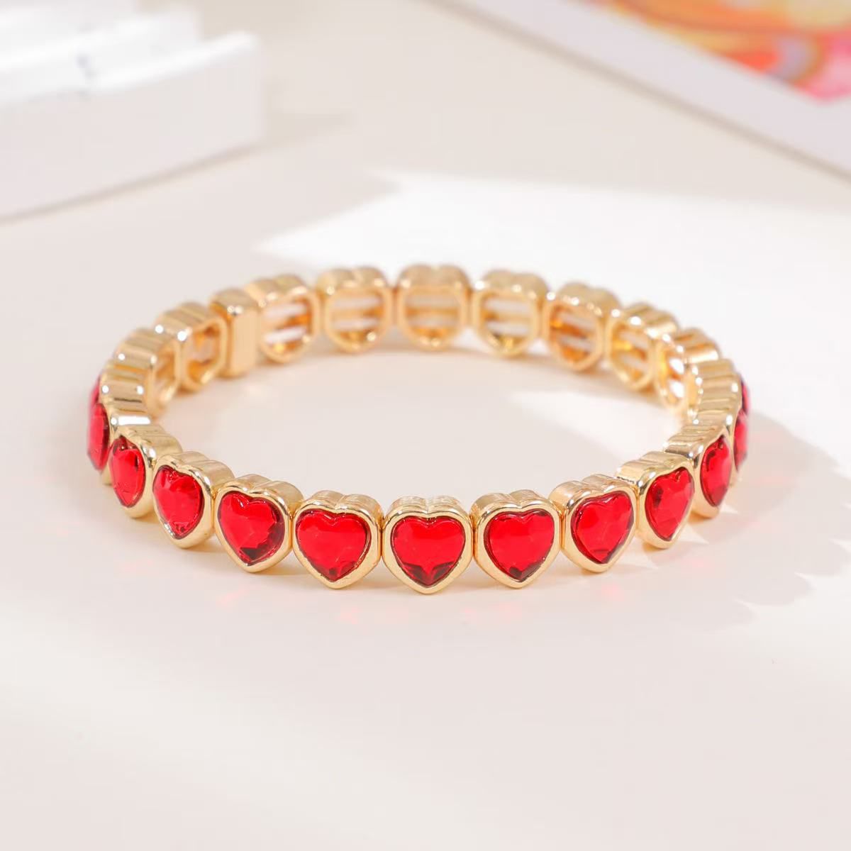 Elastic heart bracelet