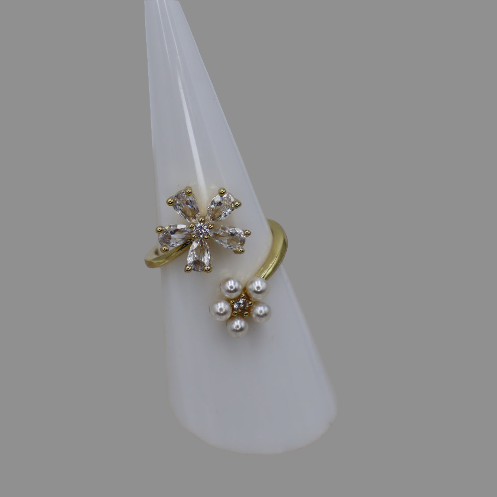 Flower pearl ring