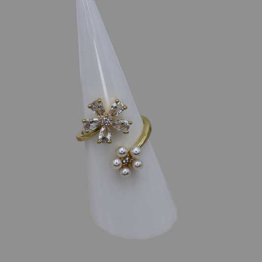 Flower pearl ring