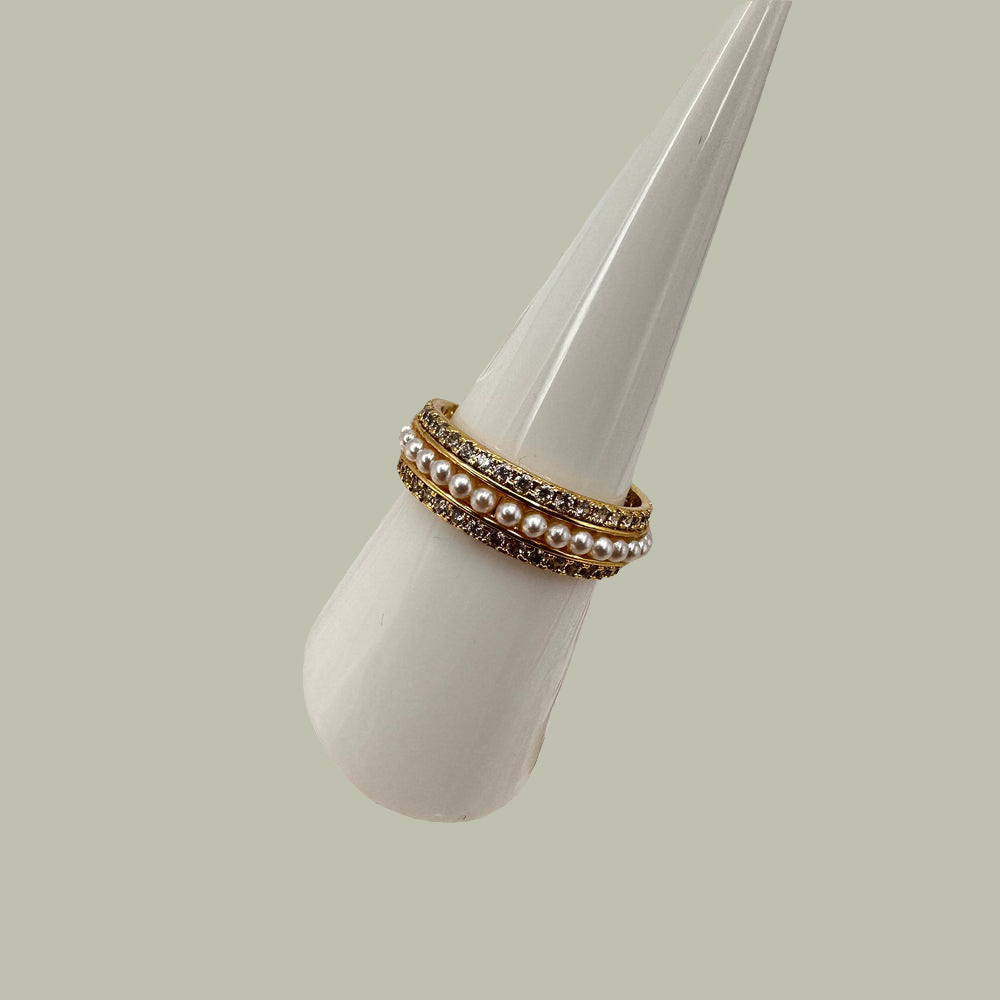 Crown pearl ring