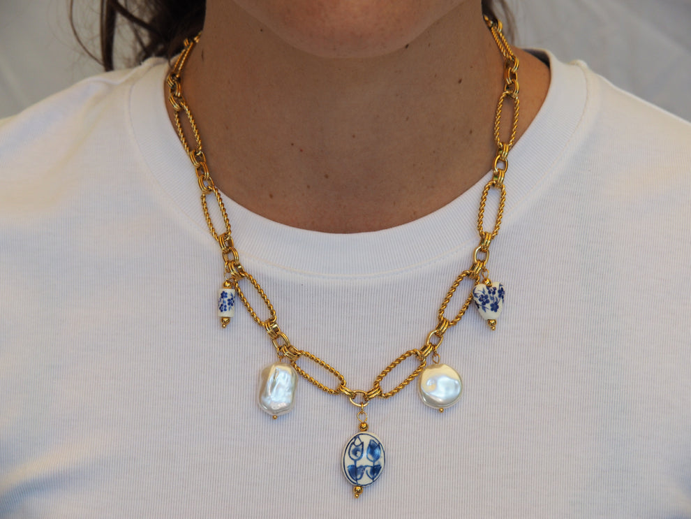 La belle charm necklace
