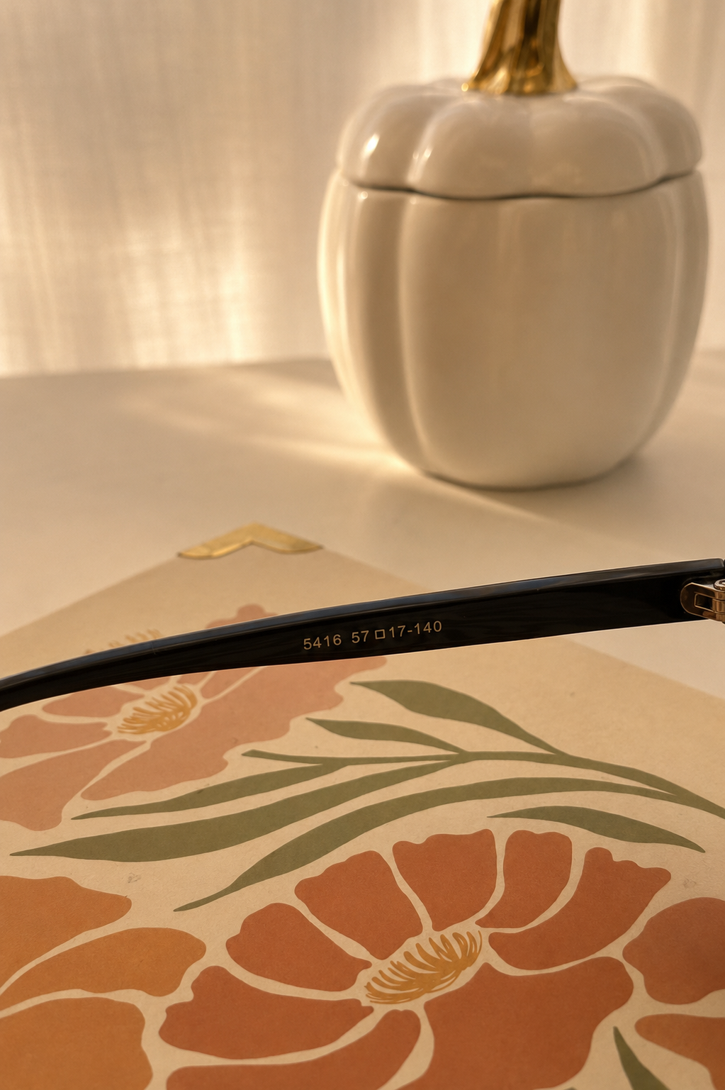 Calypso oval classy shades
