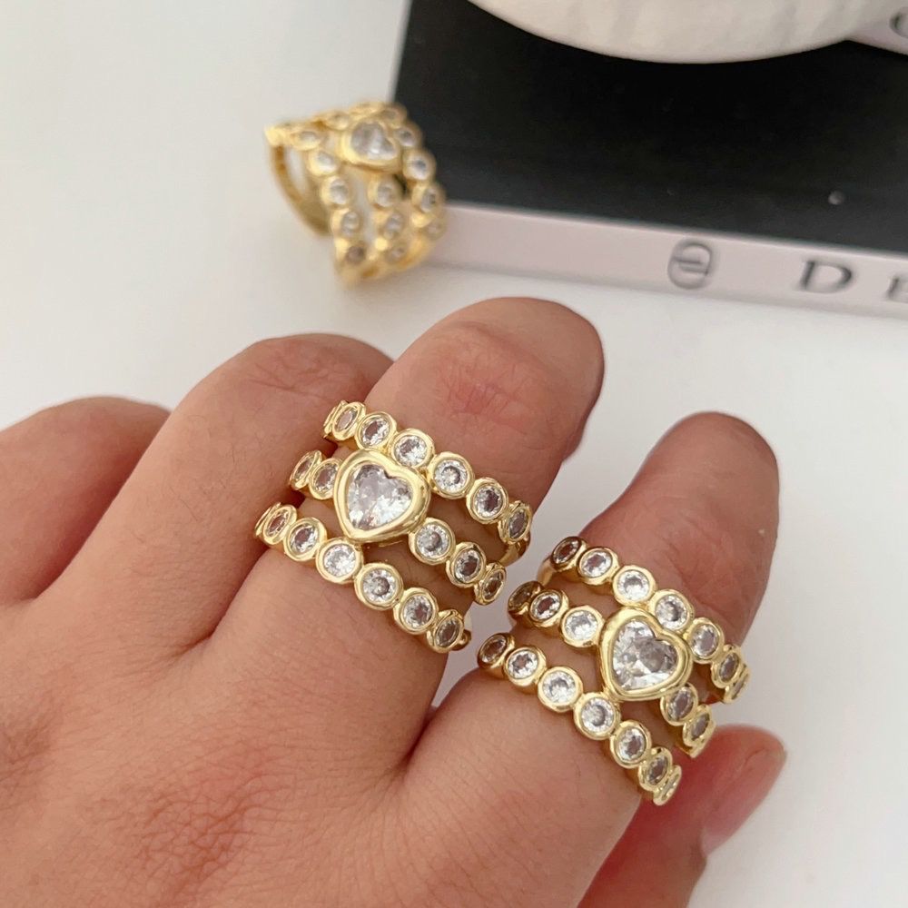 Heart trio crystal ring