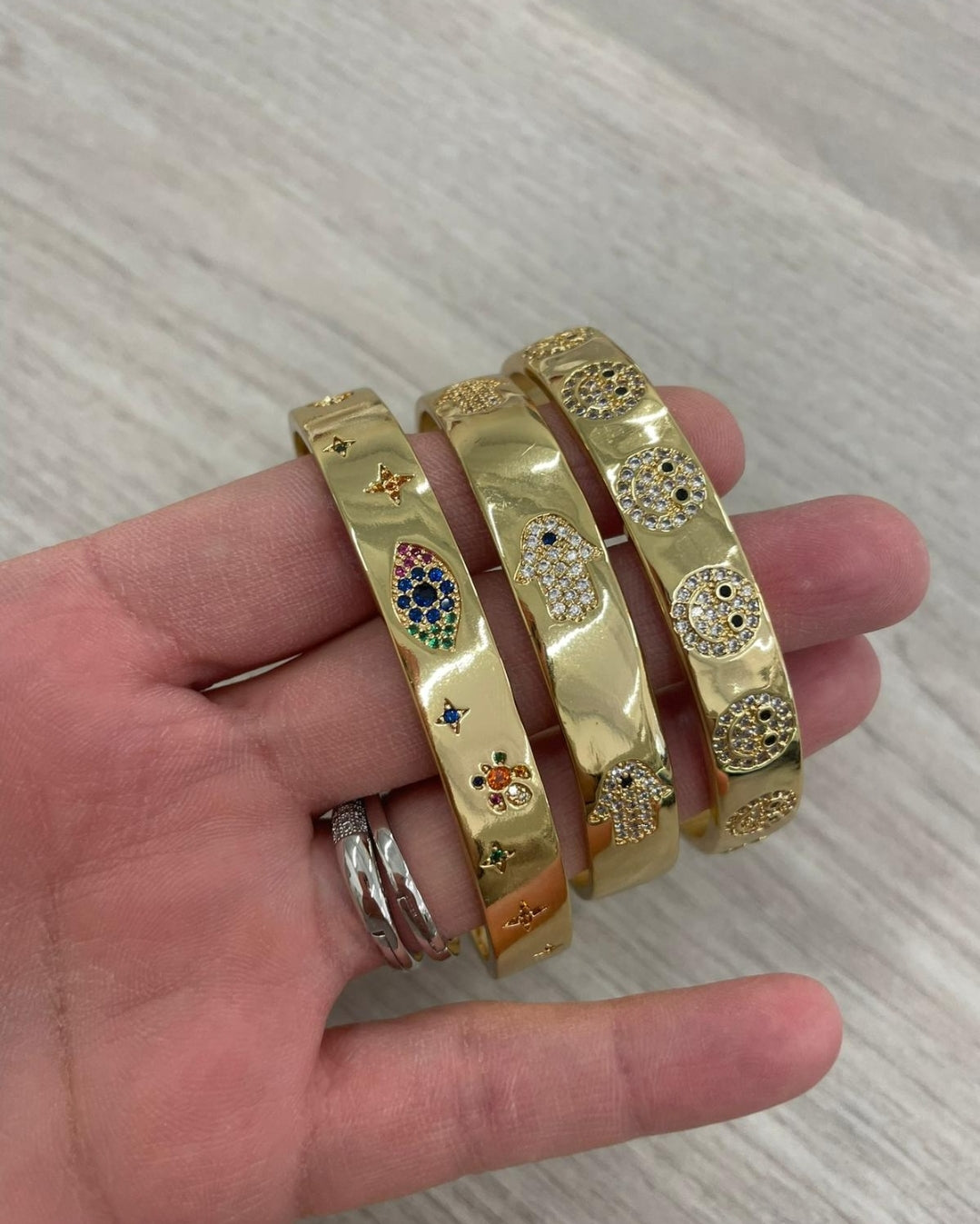 Gold cuff ✨️