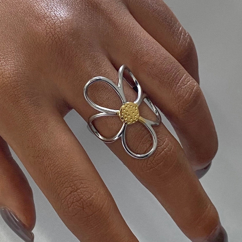 Open daisy ring