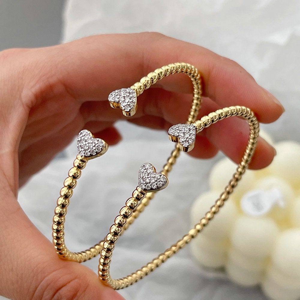 Split heart cuff