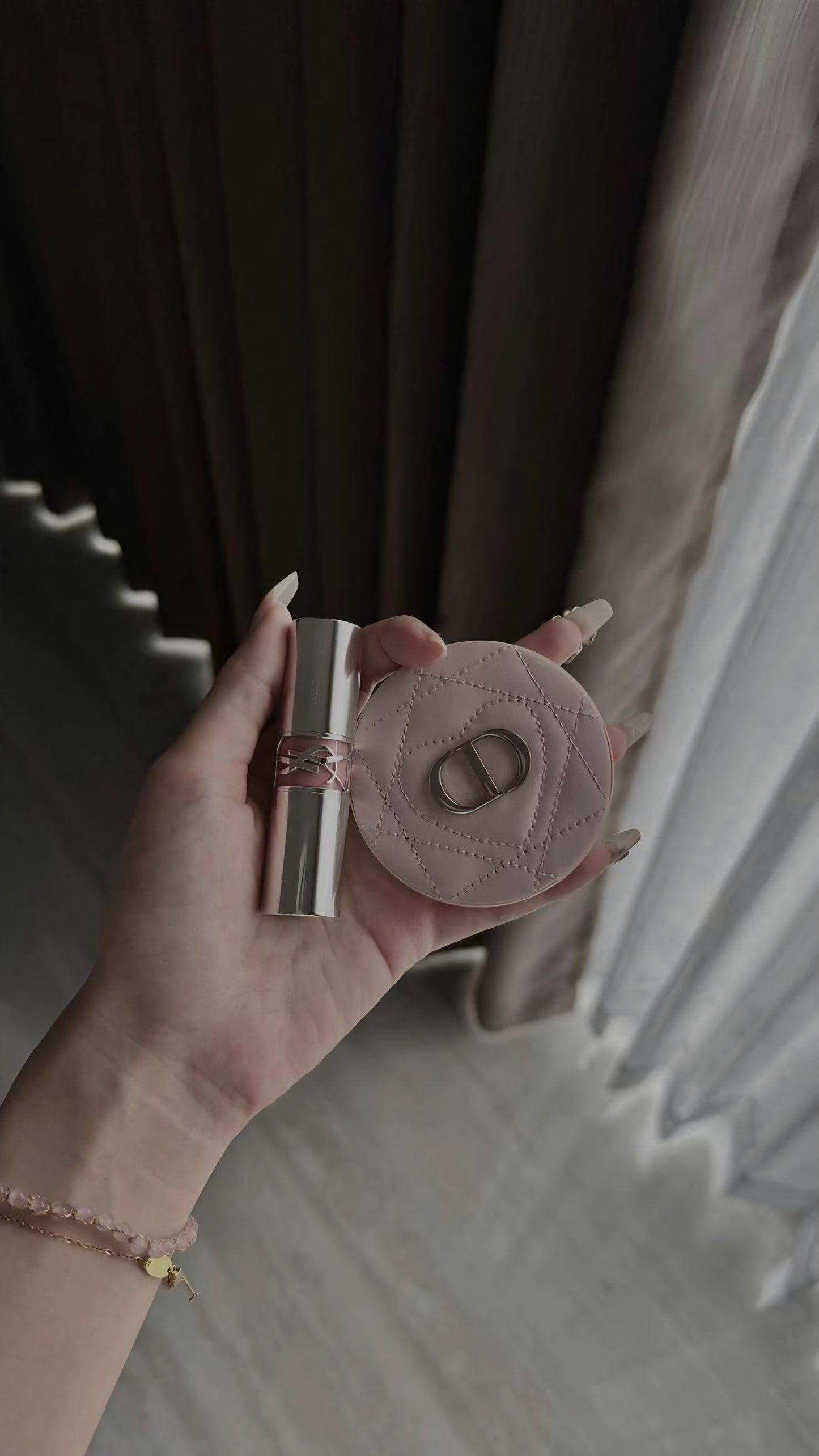 Cayla compact mirror