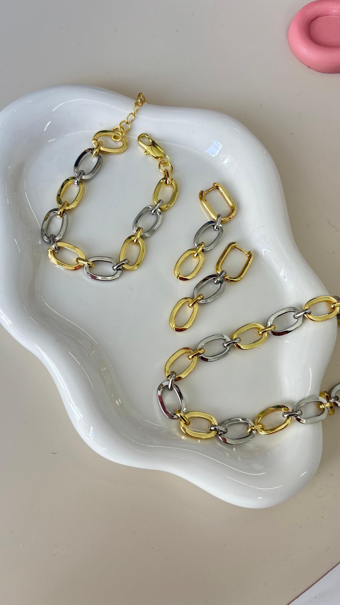 Two-tone oval necklace set