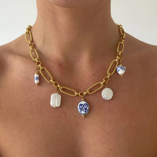 La belle charm necklace